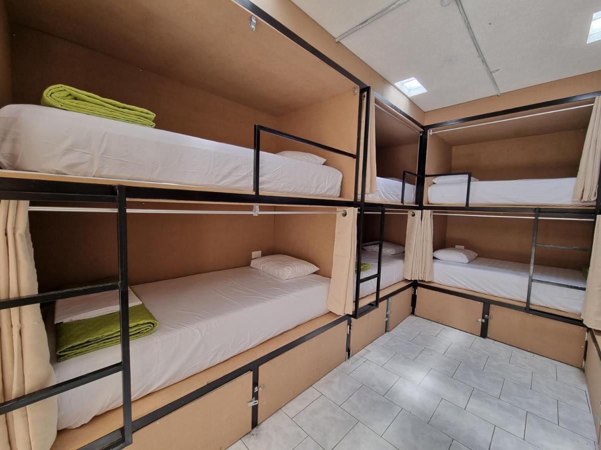 Central 10 Boutique Hostel Guatemala City Exterior photo
