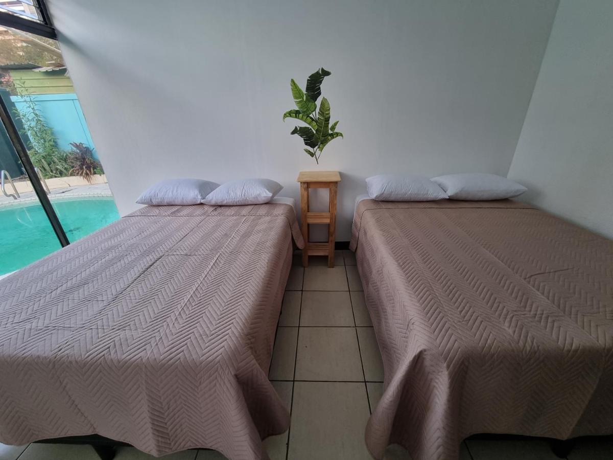 Central 10 Boutique Hostel Guatemala City Exterior photo