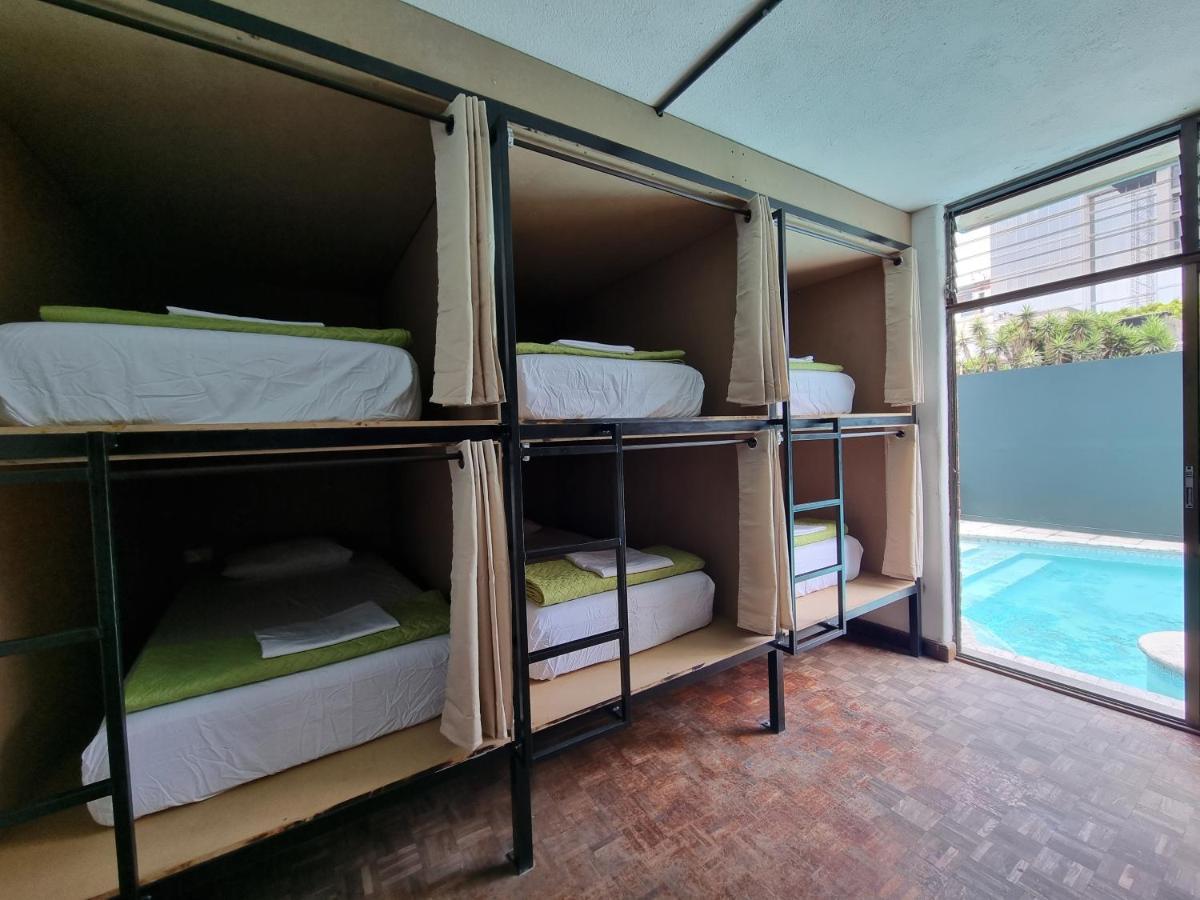 Central 10 Boutique Hostel Guatemala City Exterior photo