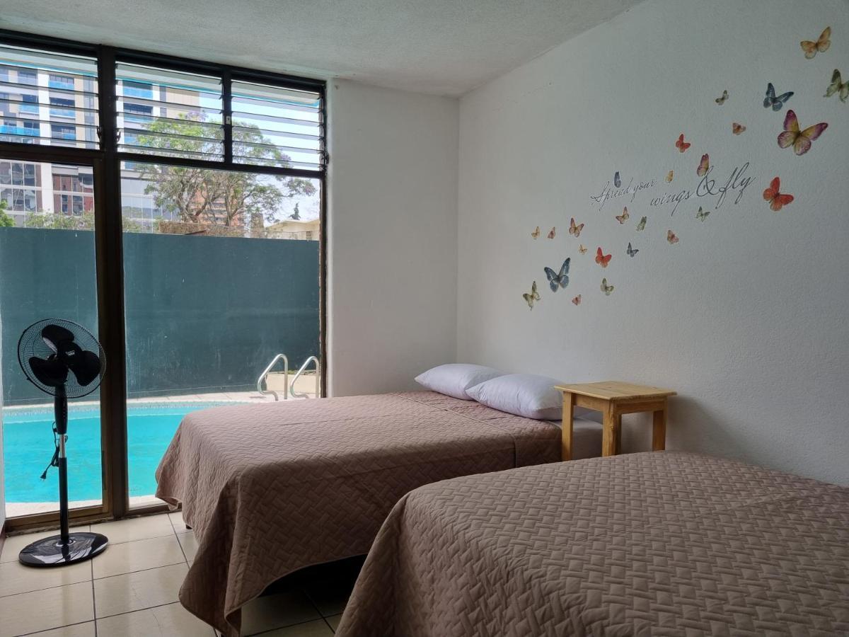 Central 10 Boutique Hostel Guatemala City Exterior photo