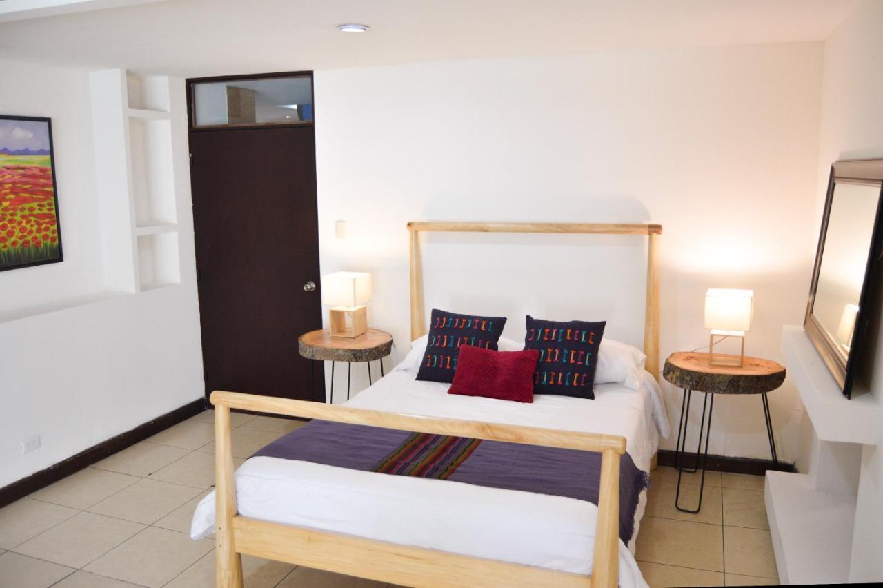 Central 10 Boutique Hostel Guatemala City Exterior photo