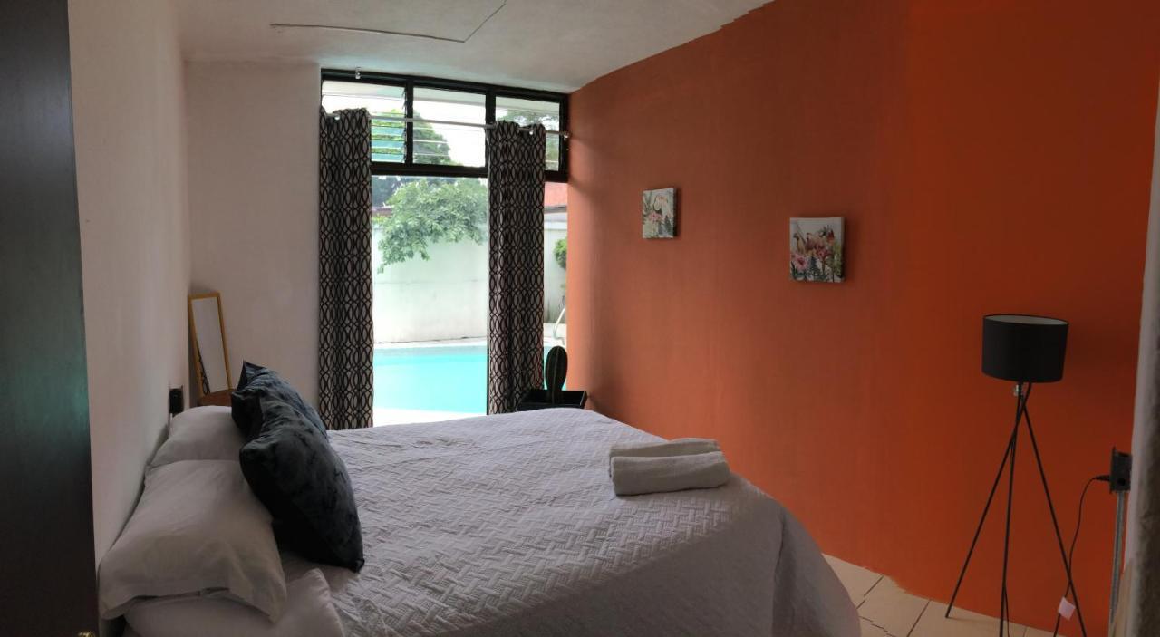 Central 10 Boutique Hostel Guatemala City Exterior photo